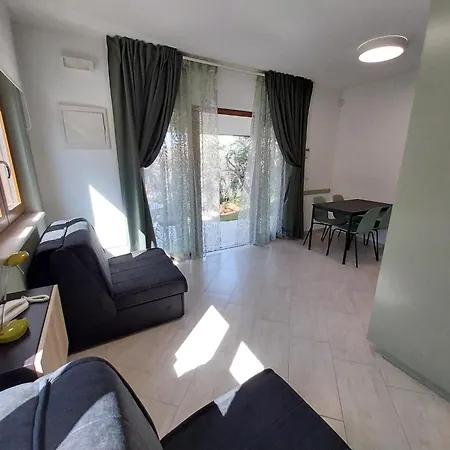 Studio-apartman Serenity With A Pool And A Grill * Нова-Вас